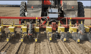 Read more about the article What is the difference between seed drill and seeder